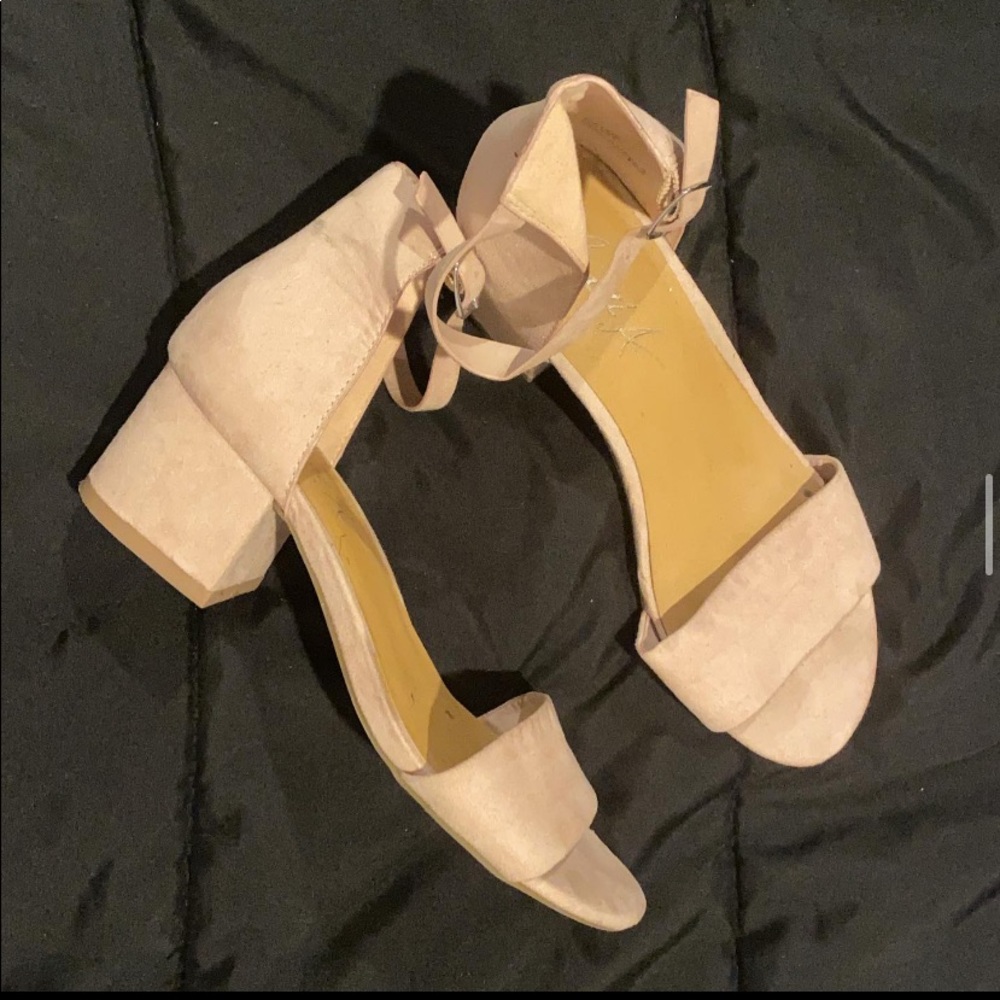 mari a pink heels